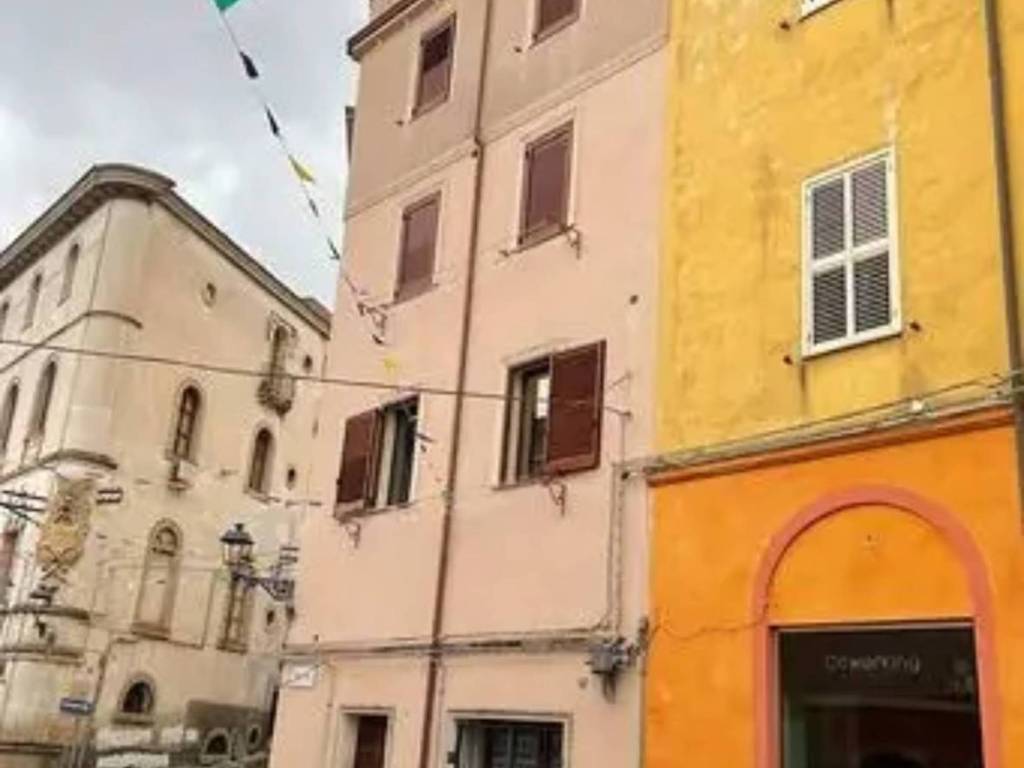 intera palazzina in vendita ad Ozieri