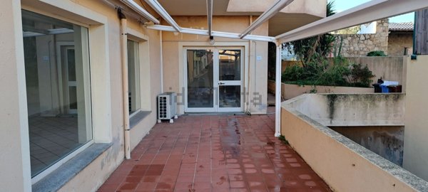 locale commerciale in vendita a Palau