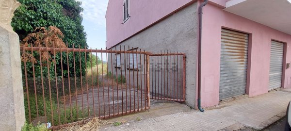 locale commerciale in vendita a Ploaghe