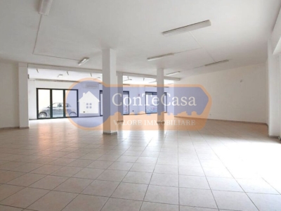 locale commerciale in vendita a Porto Torres