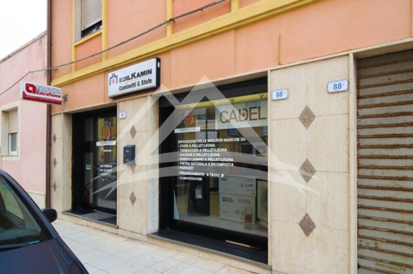 locale commerciale in vendita a Porto Torres