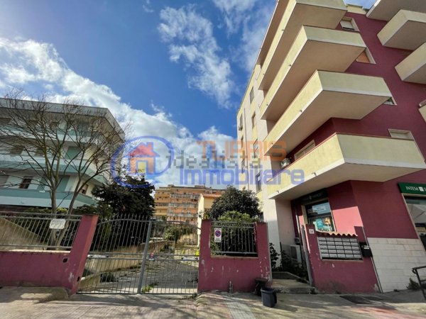 locale commerciale in vendita a Porto Torres