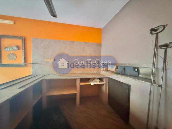 locale commerciale in vendita a Porto Torres