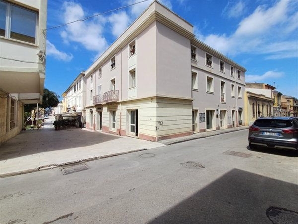 locale commerciale in vendita a Porto Torres