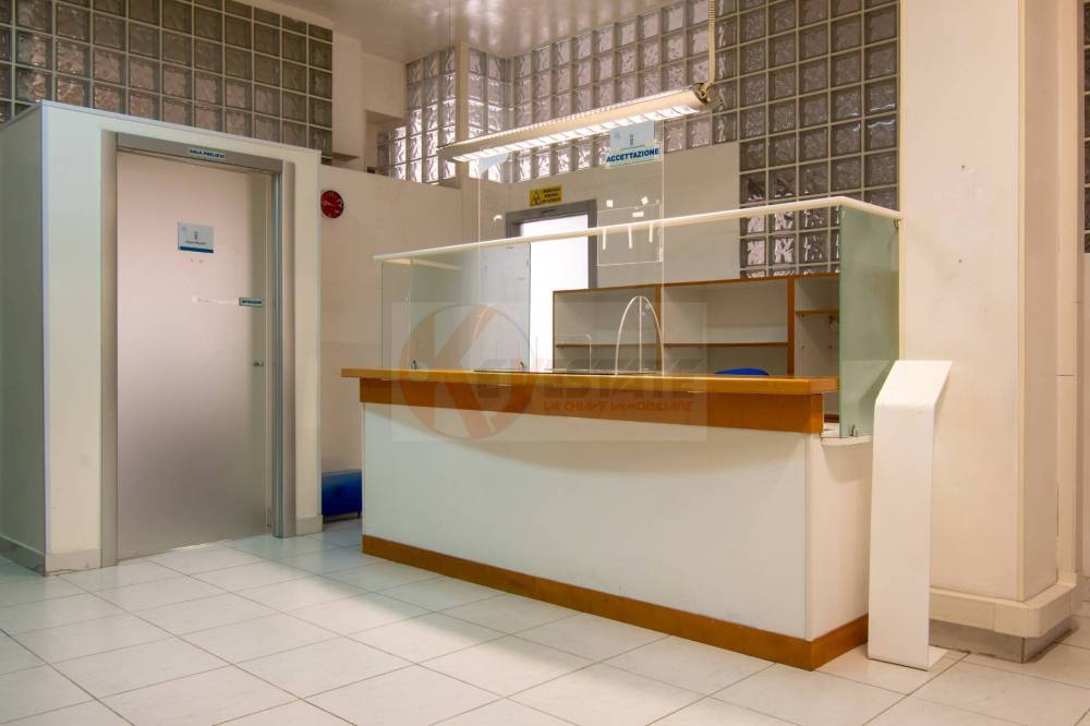 locale commerciale in vendita a Porto Torres