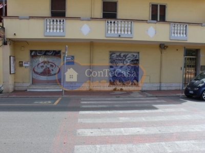 locale commerciale in vendita a Porto Torres