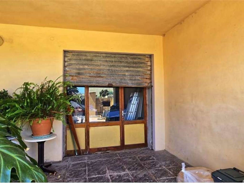 locale commerciale in vendita a Porto Torres