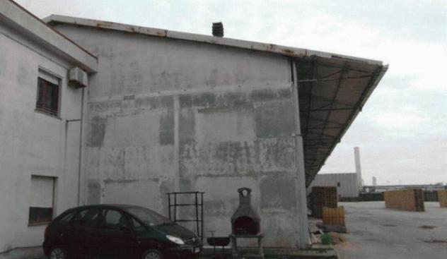 locale commerciale in vendita a Porto Torres