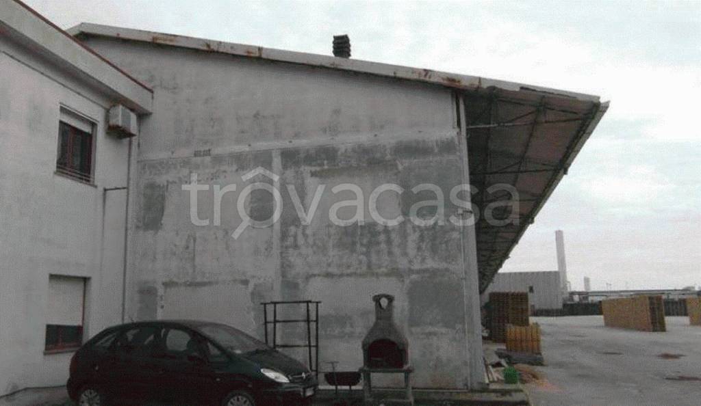 locale commerciale in vendita a Porto Torres