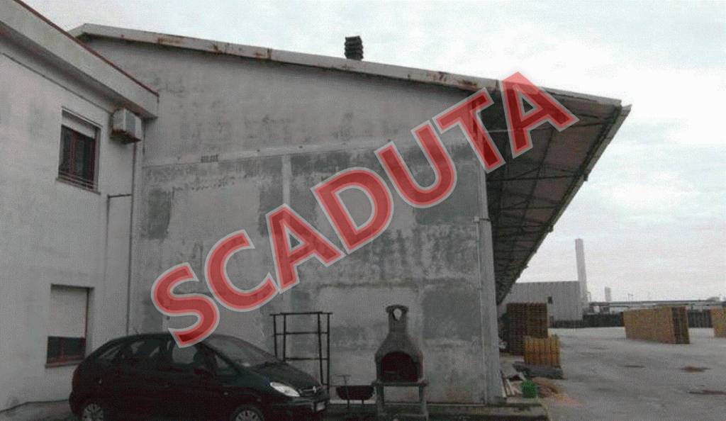 locale commerciale in vendita a Porto Torres