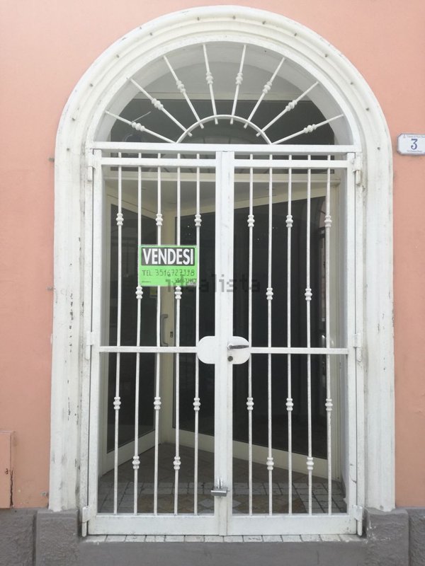 locale commerciale in vendita a Porto Torres