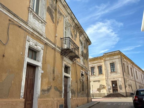 intera palazzina in vendita a Porto Torres