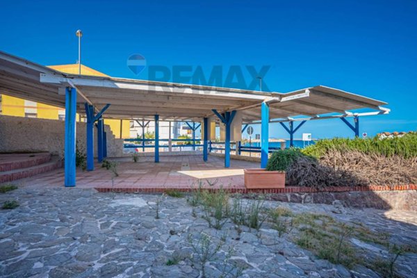 locale commerciale in vendita a Porto Torres