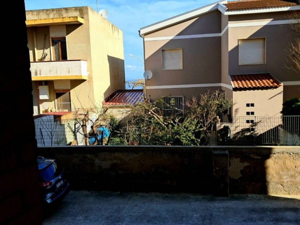 intera palazzina in vendita a Porto Torres