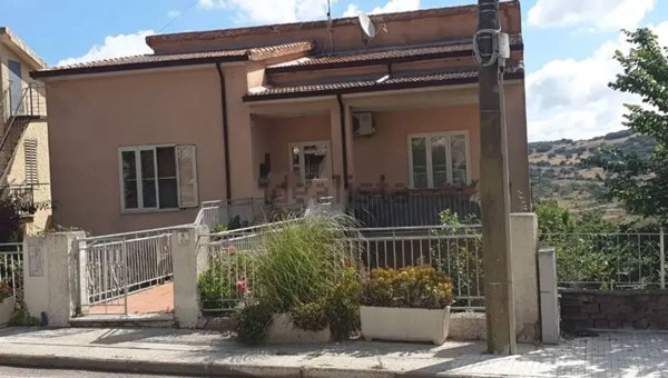 casa indipendente in vendita a Putifigari