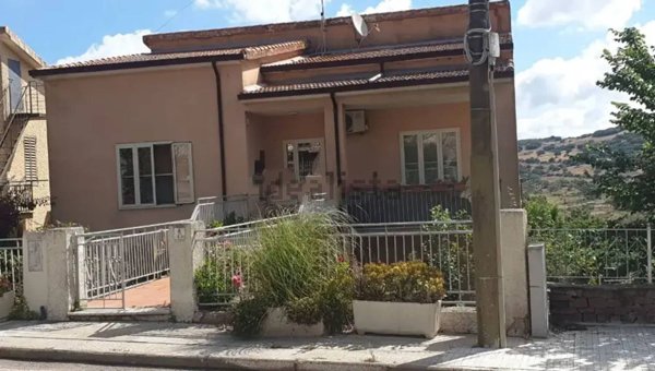 casa indipendente in vendita a Putifigari