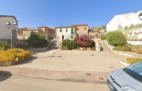 casa indipendente in vendita a Romana