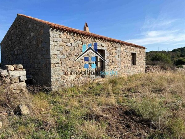 casa indipendente in vendita ad Aglientu