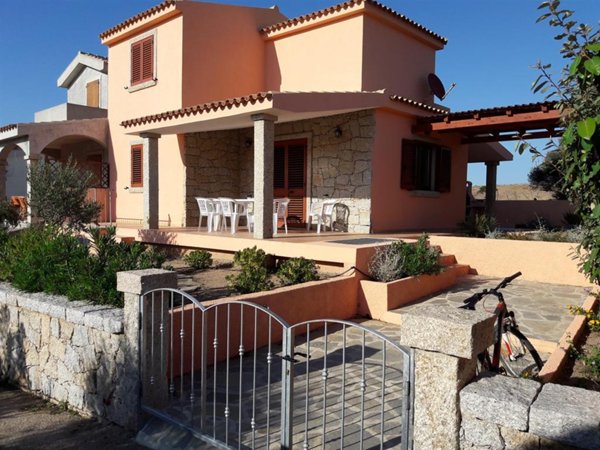 casa indipendente in vendita ad Aglientu