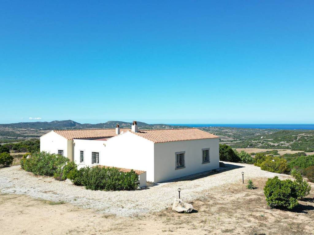 casa indipendente in vendita ad Aglientu