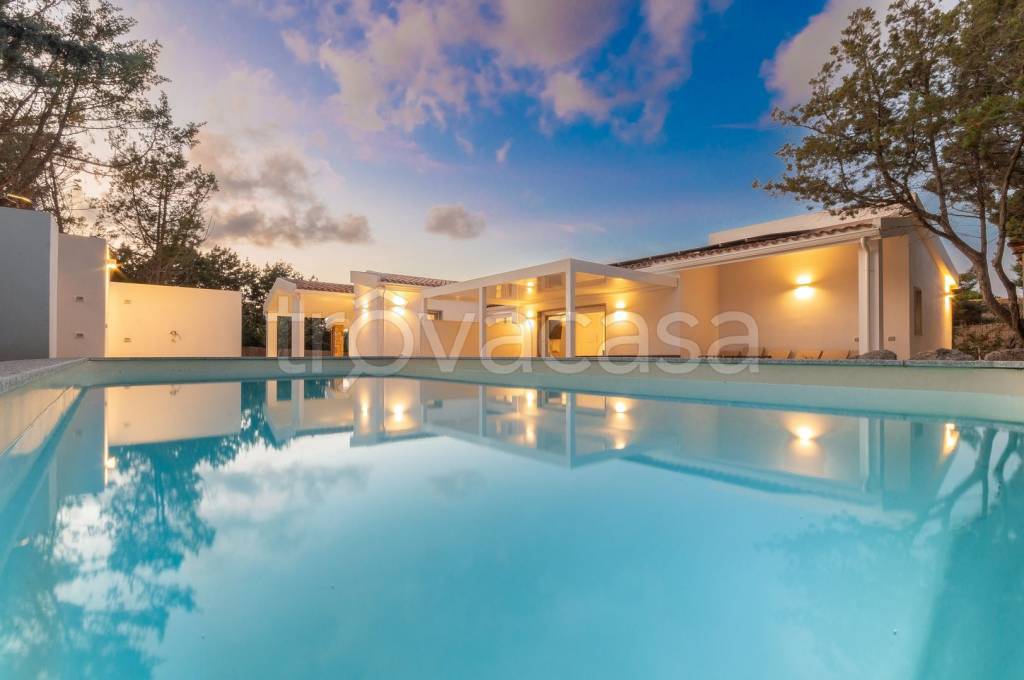 casa indipendente in vendita ad Aglientu