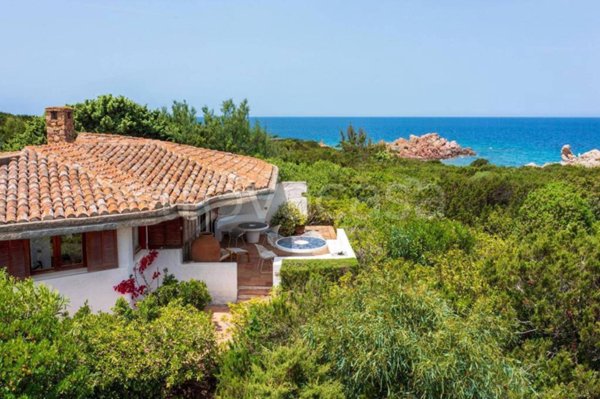 casa indipendente in vendita ad Aglientu