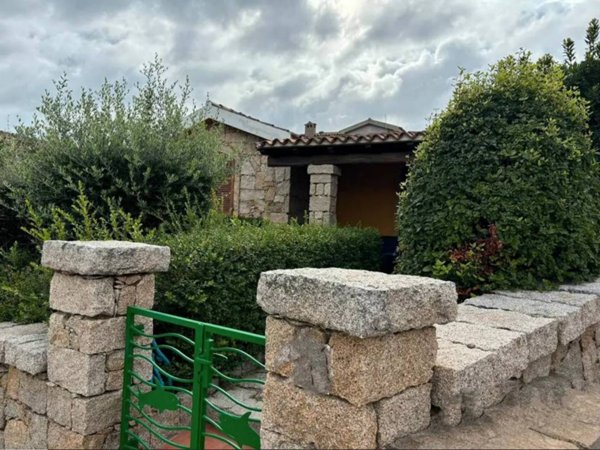 casa indipendente in vendita ad Aglientu