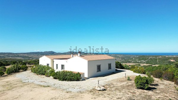casa indipendente in vendita ad Aglientu