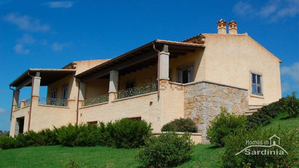 casa indipendente in vendita ad Aglientu