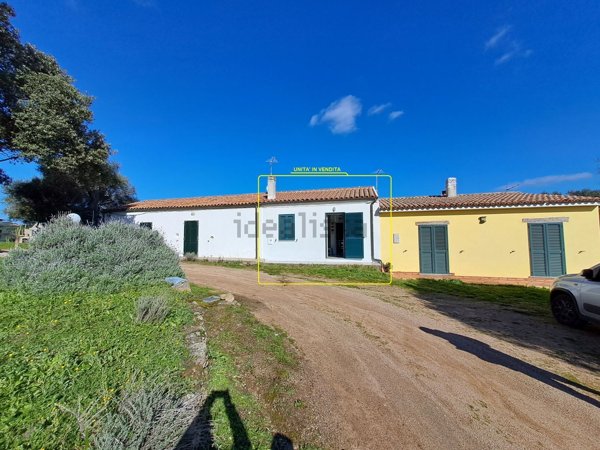 casa indipendente in vendita ad Aglientu
