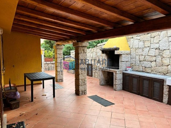 casa indipendente in vendita ad Aglientu