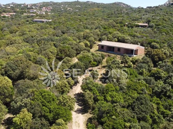 casa indipendente in vendita ad Aglientu
