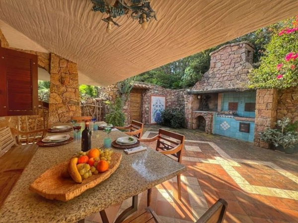 casa indipendente in vendita ad Aglientu