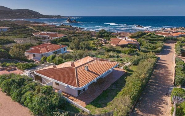 casa indipendente in vendita ad Aglientu