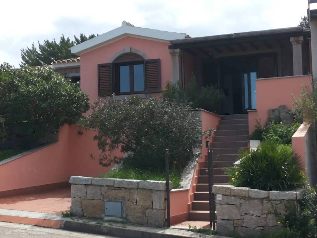 casa indipendente in vendita ad Aglientu