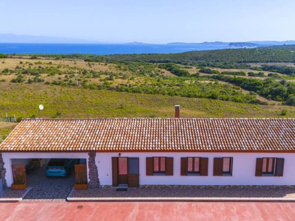 casa indipendente in vendita ad Aglientu