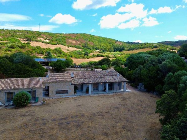 casa indipendente in vendita ad Aglientu