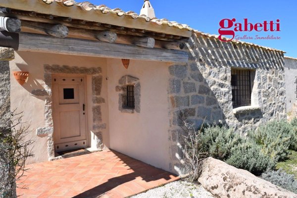 casa indipendente in vendita ad Aglientu