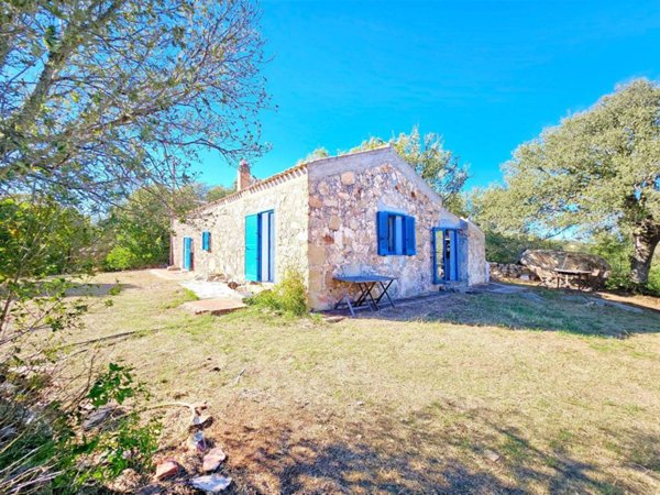 casa indipendente in vendita ad Aglientu