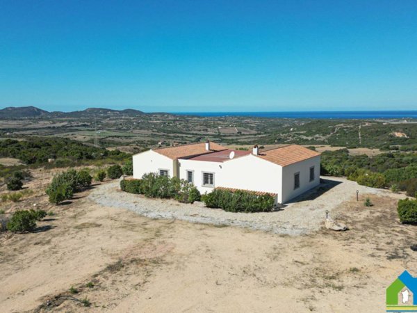 casa indipendente in vendita ad Aglientu