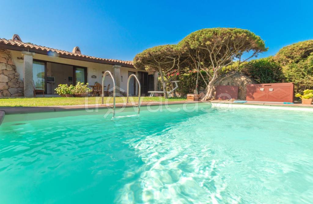casa indipendente in vendita ad Aglientu
