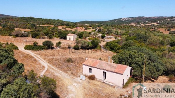 casa semindipendente in vendita ad Aglientu