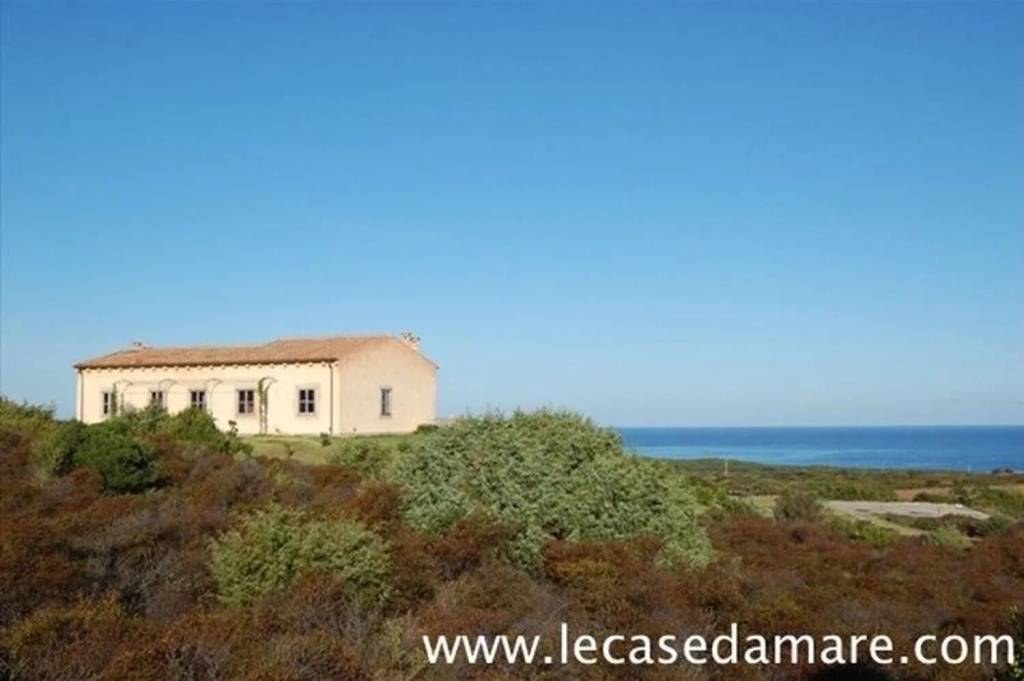 casa indipendente in vendita ad Aglientu