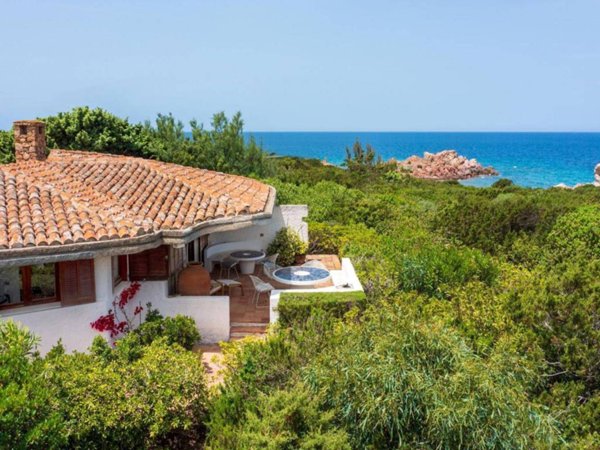 casa indipendente in vendita ad Aglientu