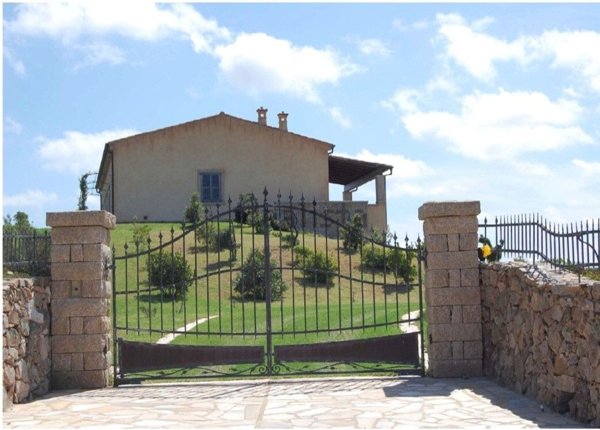 casa indipendente in vendita ad Aglientu