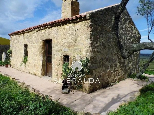 casa indipendente in vendita ad Aglientu