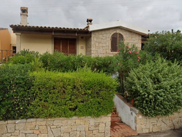 casa indipendente in vendita ad Aglientu