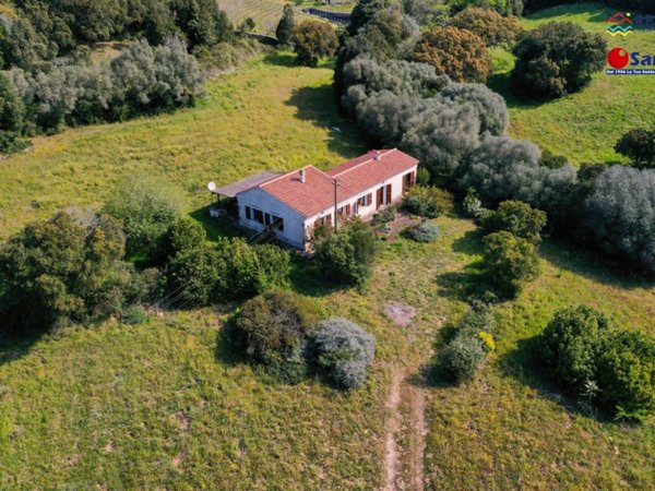 casa indipendente in vendita ad Aglientu
