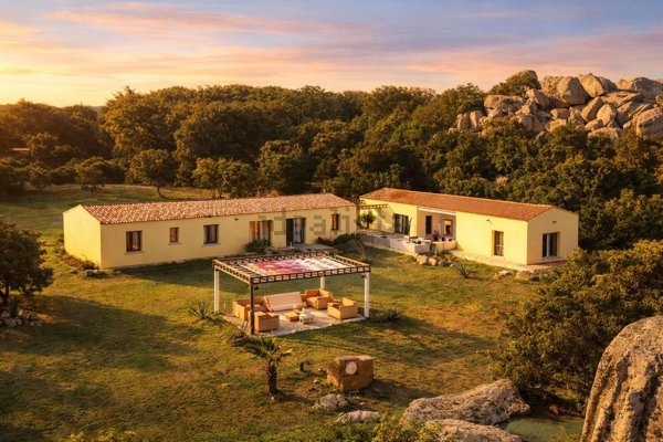 casa indipendente in vendita ad Aglientu