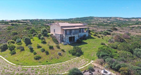 casa indipendente in vendita ad Aglientu